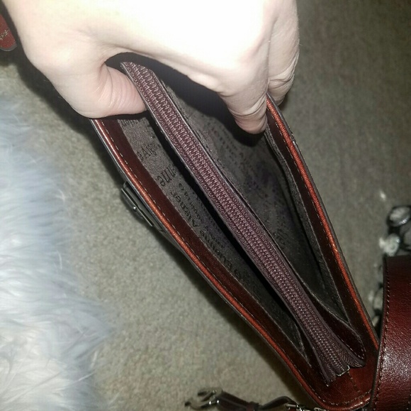 Aigner - Picture 5 of 5